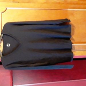 JCP long sleeve v-neck tee, size XL